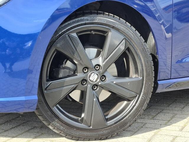 Seat IBIZA 1.0 TSI FR Business Intense Plus | Navigatie/Android/Apple Carplay | LM Velgen 18" | Elektrisch Glazen Panoramadak | Voorstoelen Verwarmd | Cruise Control | Airco |