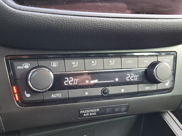 Seat IBIZA 1.0 TSI FR Business Intense Plus | Navigatie/Android/Apple Carplay | LM Velgen 18" | Elektrisch Glazen Panoramadak | Voorstoelen Verwarmd | Cruise Control | Airco |