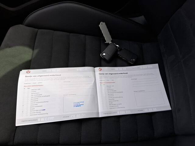 Seat IBIZA 1.0 TSI FR Business Intense Plus | Navigatie/Android/Apple Carplay | LM Velgen 18" | Elektrisch Glazen Panoramadak | Voorstoelen Verwarmd | Cruise Control | Airco |