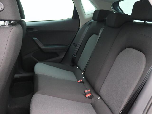 Seat IBIZA 1.0 MPI Reference 80PK Airco, Cruise Control, Parkeersensoren Achterzijde, Navi via Apple Carplay/Android Auto, LED-Koplampen, 15" LM Velgen