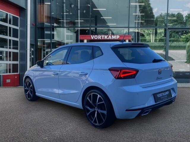 Seat IBIZA 1.0 TSI FR LEDER-ALCANTARA/CAMERA/ACC/STOELVERW/NAVI