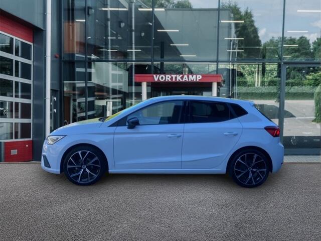 Seat IBIZA 1.0 TSI FR LEDER-ALCANTARA/CAMERA/ACC/STOELVERW/NAVI