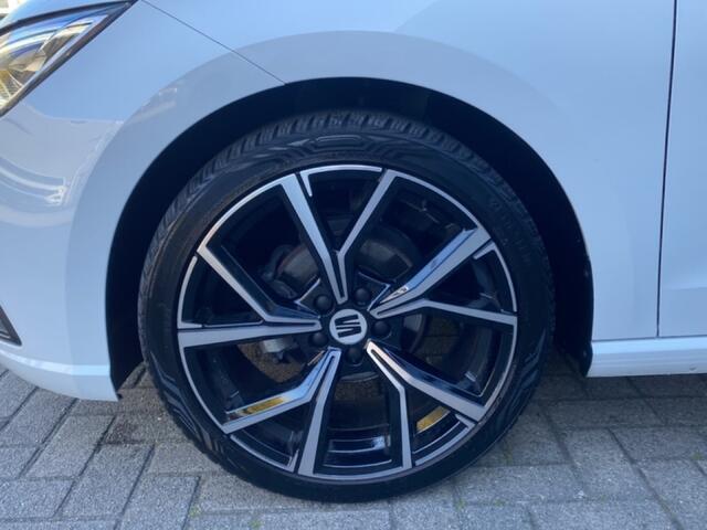 Seat IBIZA 1.0 TSI FR LEDER-ALCANTARA/CAMERA/ACC/STOELVERW/NAVI