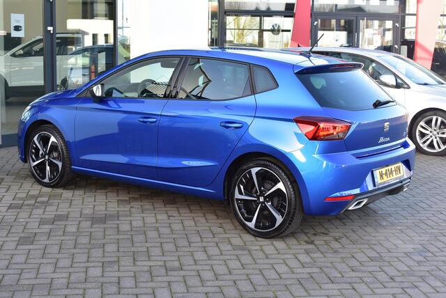 Seat IBIZA 1.0 EcoTSI FR Business Intense SEAT Ibiza 1.0 TSI FR Business Intense 18" lichtmetalen velgen, Full led, Navigatie professional, digital cockpit, camera, parkeersensoren (voor en achter), privacy glas, multifunctioneel stuurwiel, cruise control, LED dagri