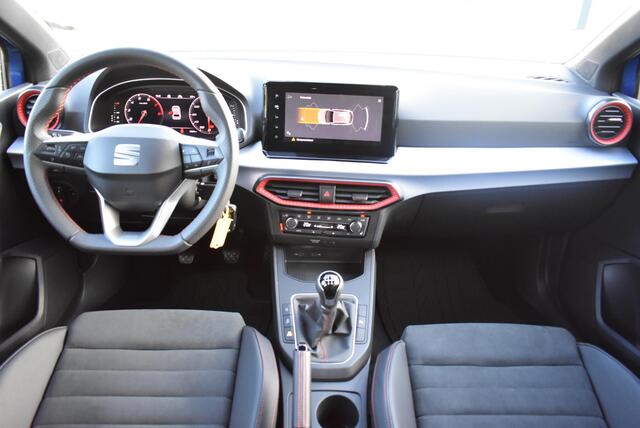 Seat IBIZA 1.0 EcoTSI FR Business Intense SEAT Ibiza 1.0 TSI FR Business Intense 18" lichtmetalen velgen, Full led, Navigatie professional, digital cockpit, camera, parkeersensoren (voor en achter), privacy glas, multifunctioneel stuurwiel, cruise control, LED dagri