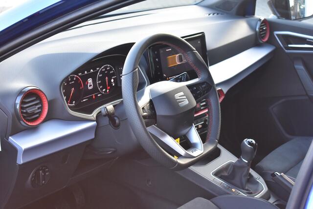Seat IBIZA 1.0 EcoTSI FR Business Intense SEAT Ibiza 1.0 TSI FR Business Intense 18" lichtmetalen velgen, Full led, Navigatie professional, digital cockpit, camera, parkeersensoren (voor en achter), privacy glas, multifunctioneel stuurwiel, cruise control, LED dagri