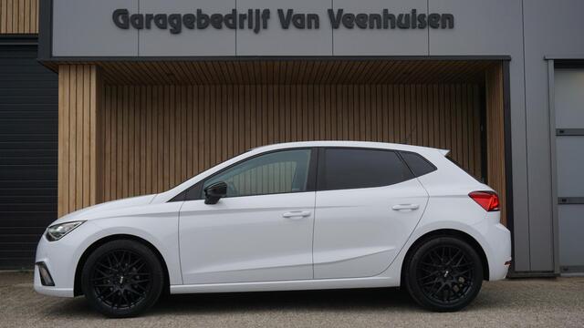Seat IBIZA 1.0 TSI 95pk 5Drs FR Business Intense LED 17inch LM Keyless A-Camera Sfeerverlichting Trekhaak *NL auto* 121583km!