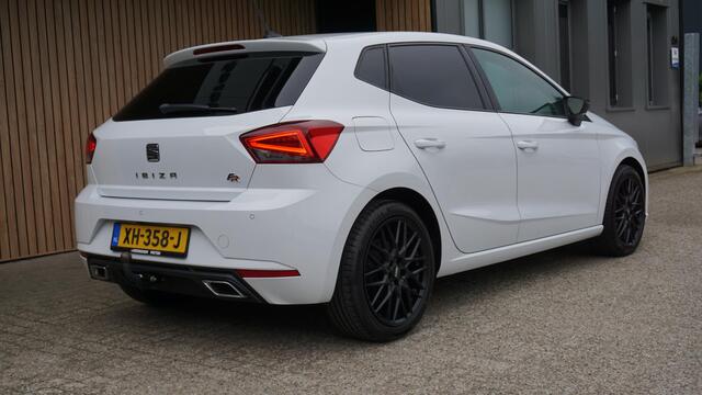 Seat IBIZA 1.0 TSI 95pk 5Drs FR Business Intense LED 17inch LM Keyless A-Camera Sfeerverlichting Trekhaak *NL auto* 121583km!