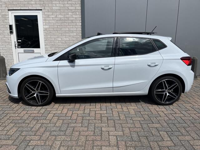 Seat IBIZA 1.0 TSI FR Business Intense Plus / PANO/ FULL-LED/ PARKEER SENSOREN V+A/ CAMERA/ STOELVERWARMING/ FULL LINK/ BEATS AUDIO/ CRUISE CONTROL/ DIGITAL DASH/ NAVI/ DAB/ CLIMA/ 18'' LMV