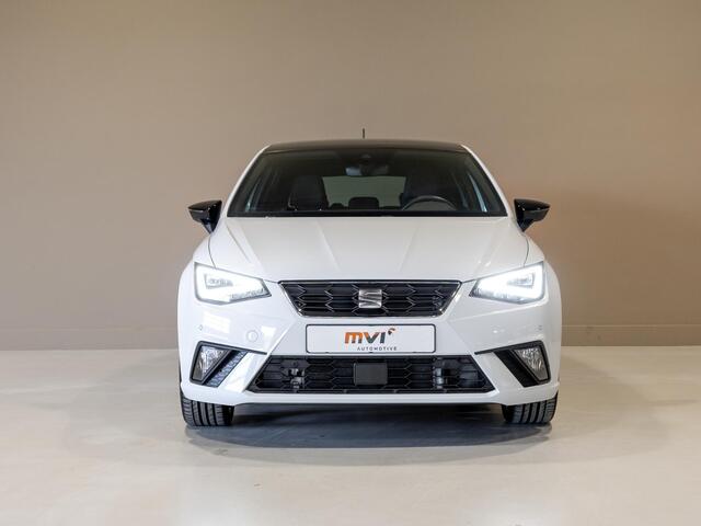 Seat IBIZA 1.5 TSI FR Business Intense Plus / 150pk / Panorama dak / Achteruitrijcamera / Stoelverwarming / Airco / Klimaatregeling / Apple carplay /