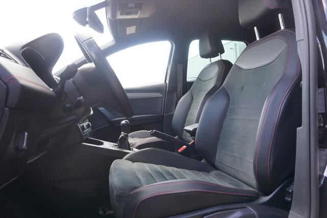 Seat IBIZA 1.0 TSI FR 110 PK 6 BAK Intense Plus | FULL LED| CAMERA | LEDER/ALCANTARA | STOELVERW. | BEATS | TREKHAAK |