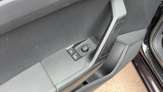 Seat IBIZA 1.0 TSI Style Business Intense CAMERA / CARPLAY / NAVI / AIRCO / PDC / ACC / BLUETOOTH / NL-AUTO