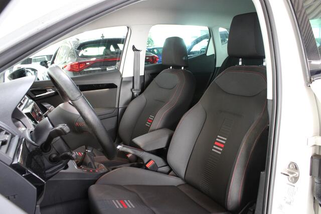 Seat IBIZA 1.0 TSI FR Business Intense / Camera / Carplay / Ambiance verlichting / Adaptieve Cruise control /