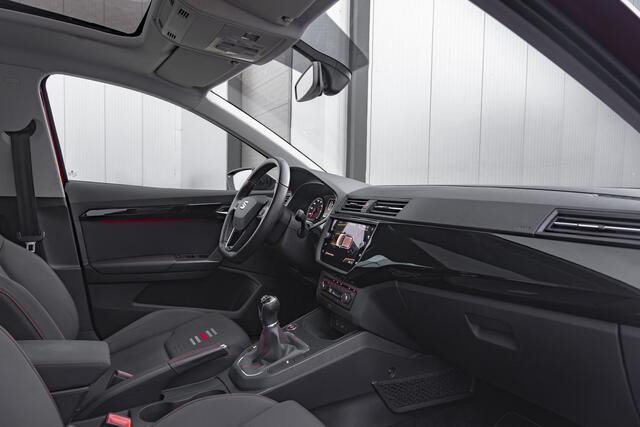 Seat IBIZA 1.0 TSI FR Business Intense - 6 Bak - Beats Audio - Achteruitrijcamera - Carplay