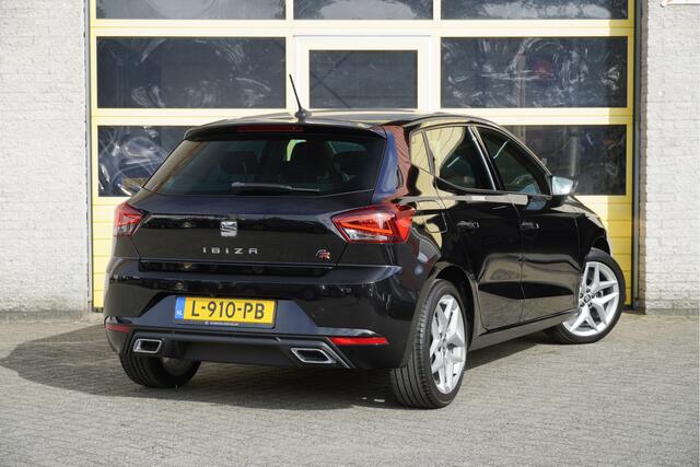 Seat IBIZA 1.0 TSI 5drs FR Business Intense BJ2021 Lmv 17" | Led | Pdc | Achteruitrijcamera | App-Connect | Navi | Sfeerverlichting | Climate control | Cruise control | Sportstoelen | Zwarte hemel | Extra getint glas