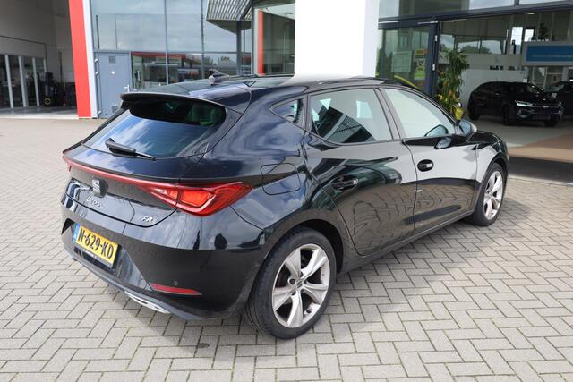 Seat LEON 1.0 TSI FR Business Intense 110PK / 81kW, Achteruitrijcamera, navigatie, automatische airco, 17" LMV, adaptieve cruise control (acc), parkeersensoren voor en achter, privacy glas, multifunctioneel lederen stuurwiel, licht en regensensor, dodehoek detectie