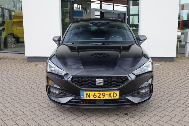 Seat LEON 1.0 TSI FR Business Intense 110PK / 81kW, Achteruitrijcamera, navigatie, automatische airco, 17" LMV, adaptieve cruise control (acc), parkeersensoren voor en achter, privacy glas, multifunctioneel lederen stuurwiel, licht en regensensor, dodehoek detectie
