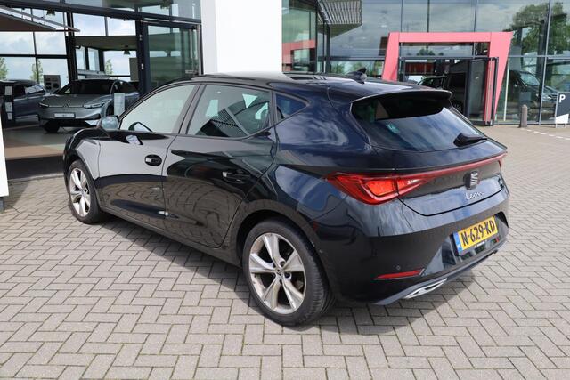 Seat LEON 1.0 TSI FR Business Intense 110PK / 81kW, Achteruitrijcamera, navigatie, automatische airco, 17" LMV, adaptieve cruise control (acc), parkeersensoren voor en achter, privacy glas, multifunctioneel lederen stuurwiel, licht en regensensor, dodehoek detectie