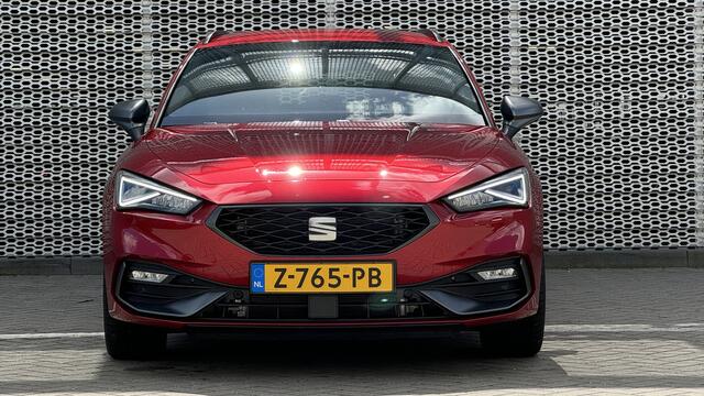 Seat LEON Sportstourer 1.0 eTSI FR Business Intense / Sportstoelen / Parkeersensoren voor/achter / Elelektrische achterklep / Stoelverwarming / 17inch / Apple CarPlay