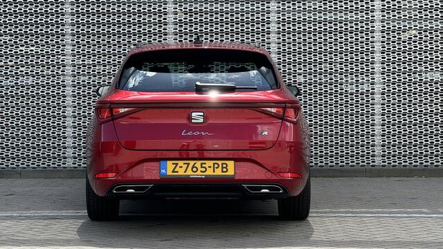 Seat LEON Sportstourer 1.0 eTSI FR Business Intense / Sportstoelen / Parkeersensoren voor/achter / Elelektrische achterklep / Stoelverwarming / 17inch / Apple CarPlay