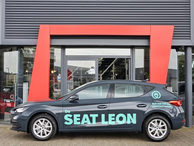 Seat LEON 1.5 TSI Style / Parkeersensoren voor en achter / NIEUW 2025 MODEL /
