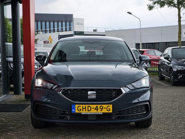 Seat LEON 1.5 TSI Style / Parkeersensoren voor en achter / NIEUW 2025 MODEL /