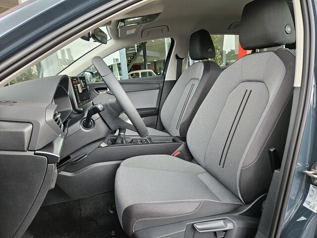Seat LEON 1.5 TSI Style / Parkeersensoren voor en achter / NIEUW 2025 MODEL /