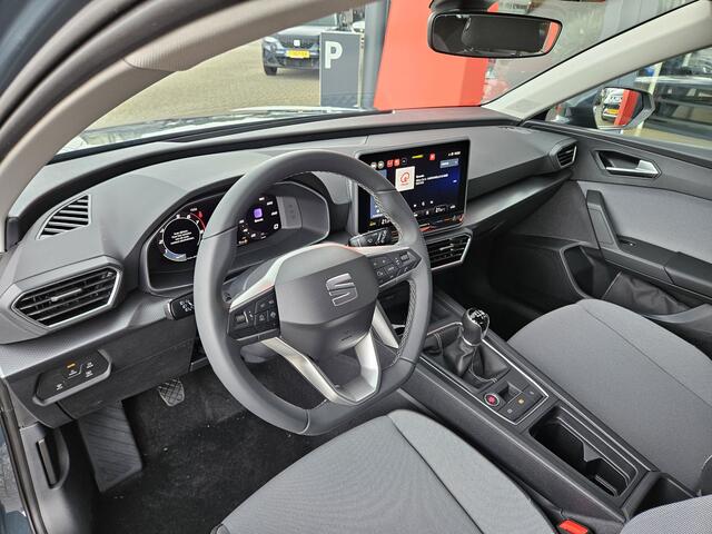 Seat LEON 1.5 TSI Style / Parkeersensoren voor en achter / NIEUW 2025 MODEL /