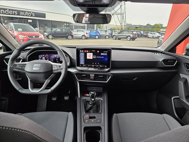 Seat LEON 1.5 TSI Style / Parkeersensoren voor en achter / NIEUW 2025 MODEL /