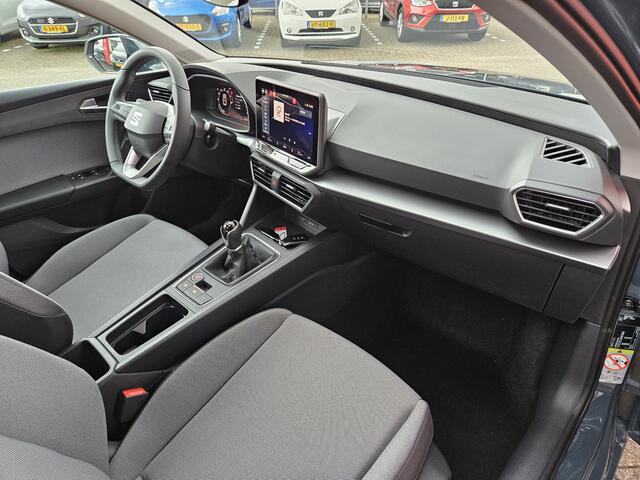 Seat LEON 1.5 TSI Style / Parkeersensoren voor en achter / NIEUW 2025 MODEL /