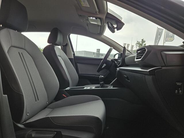Seat LEON 1.5 TSI Style / Parkeersensoren voor en achter / NIEUW 2025 MODEL /