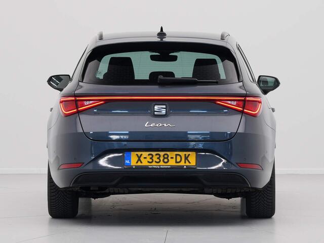 Seat LEON Sportstourer 1.0 eTSI 111pk Style Business Intense , Getinte ruiten achter, Trekhaakvoorbereiding, Virtual cockpit,