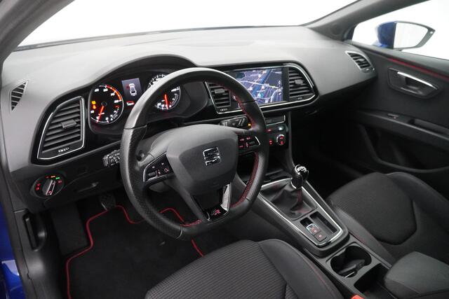 Seat LEON ST BWJ 2019 1.0 116 PK TSI FR Business Intense CLIMA / NAVI / BLUETOOTH / CRUISE / PDC V+A / SPORTSTOELEN / LMV 17 INCH / ISOFIX / KEYLESS ENTRY + START / MULTIFUNCT. STUUR / ZWARTE HEMELBEKL.