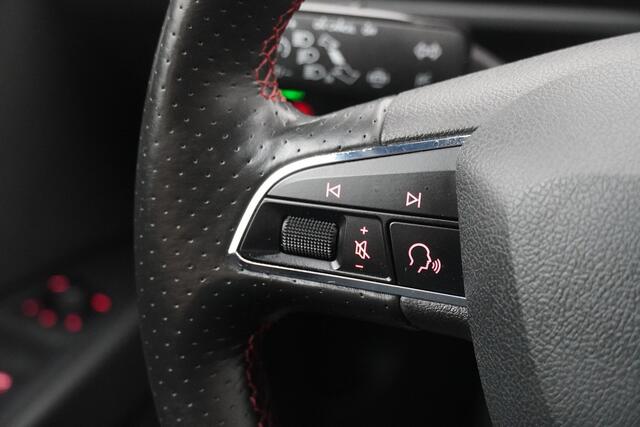 Seat LEON ST BWJ 2019 1.0 116 PK TSI FR Business Intense CLIMA / NAVI / BLUETOOTH / CRUISE / PDC V+A / SPORTSTOELEN / LMV 17 INCH / ISOFIX / KEYLESS ENTRY + START / MULTIFUNCT. STUUR / ZWARTE HEMELBEKL.