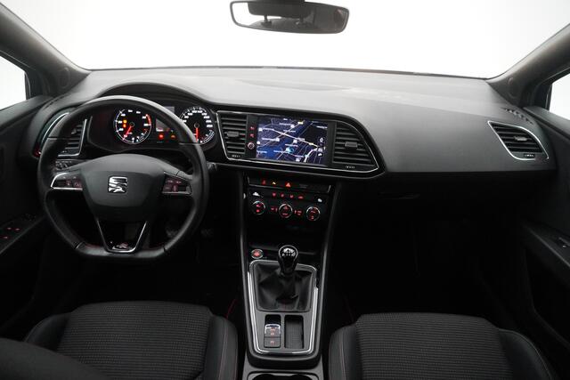 Seat LEON ST BWJ 2019 1.0 116 PK TSI FR Business Intense CLIMA / NAVI / BLUETOOTH / CRUISE / PDC V+A / SPORTSTOELEN / LMV 17 INCH / ISOFIX / KEYLESS ENTRY + START / MULTIFUNCT. STUUR / ZWARTE HEMELBEKL.