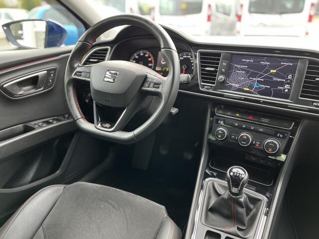 Seat LEON 1.8 TSI FR 180 pk Panoramadak 19" lichtmetalen velgen Mulitmedia voorbereiding