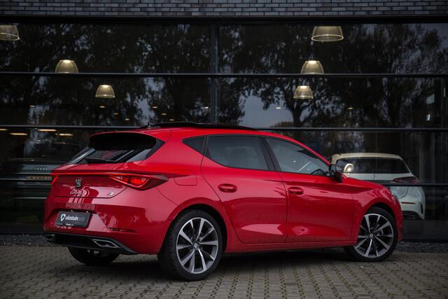 Seat LEON 1.5 eTSI FR Business Intense , Pano dak, Adap. cruise,