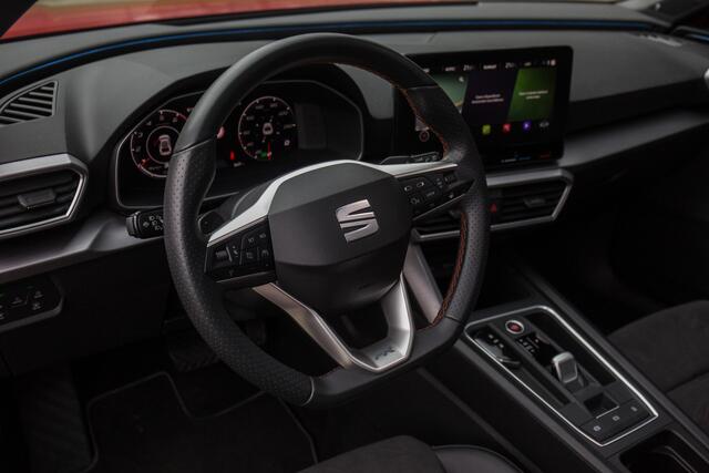 Seat LEON 1.5 eTSI FR Business Intense , Pano dak, Adap. cruise,