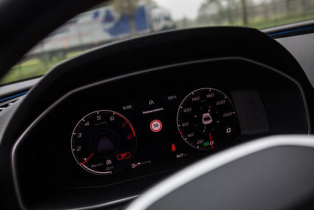 Seat LEON 1.5 eTSI FR Business Intense , Pano dak, Adap. cruise,