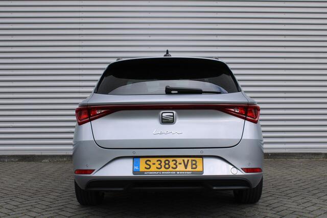 Seat LEON Sportstourer 1.5 eTSI DSG 150pk Style Business Intense | 16" LM | Stuurverwarming | Navi | Cruise | Parkeerassistent |