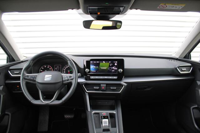 Seat LEON Sportstourer 1.5 eTSI DSG 150pk Style Business Intense | 16" LM | Stuurverwarming | Navi | Cruise | Parkeerassistent |
