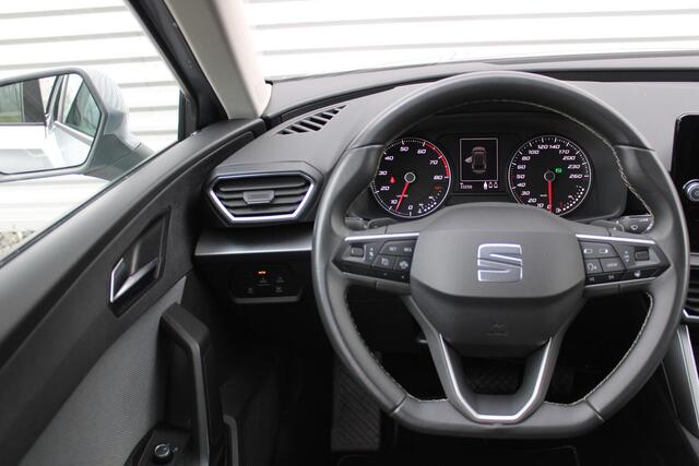 Seat LEON Sportstourer 1.5 eTSI DSG 150pk Style Business Intense | 16" LM | Stuurverwarming | Navi | Cruise | Parkeerassistent |