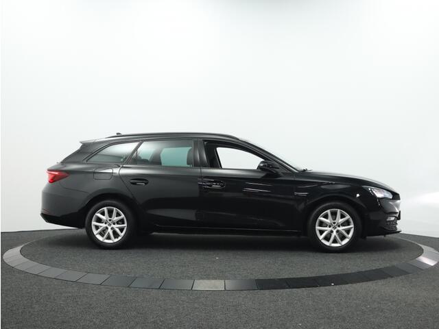 Seat LEON 1.0 eTSI Style Business Intense DSG 110PK |