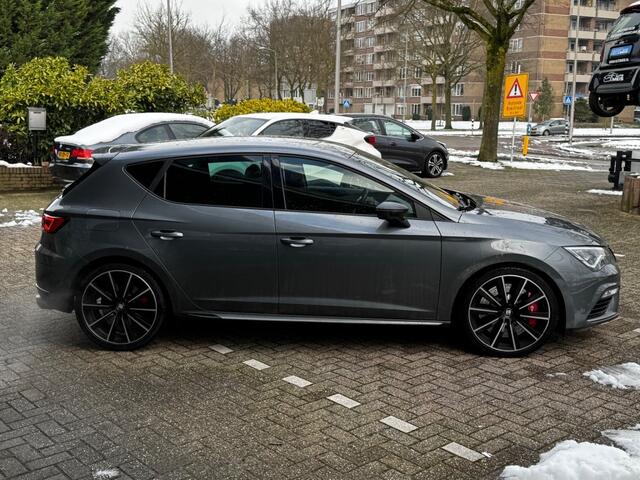 Seat LEON 2.0 TSI CUPRA 300 speciale stoelen grote remschijven