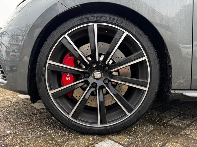 Seat LEON 2.0 TSI CUPRA 300 speciale stoelen grote remschijven
