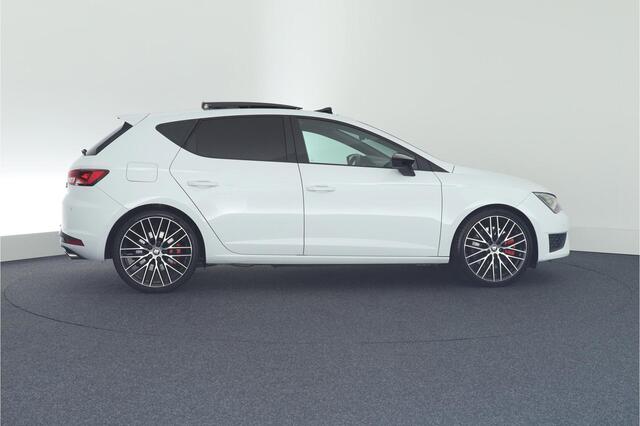 Seat LEON 2.0 TSI 290pk DSG Cupra 290 Camera Led ACC Panoramadak Stoelverwarming Navigatie