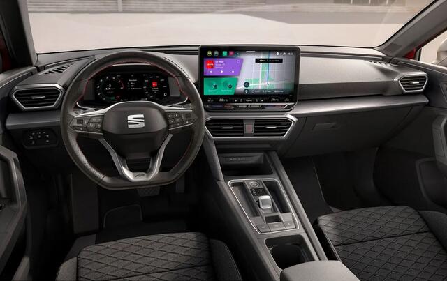 Seat LEON Sportstourer 1.5 TSI e-Hybrid FR PHEV First Edition Tot 130km volledig elektrische actieradius / Sportstoelen vóór, bekleding stof zwart met rode stiksels / Achteruitrijcamera / Dodehoeksensor