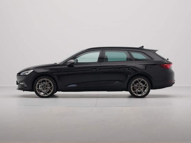 Seat LEON Sportstourer 1.5 TSI e-Hybrid FR PHEV First Edition Navigatie Carplay Sideassist Pdc Camera