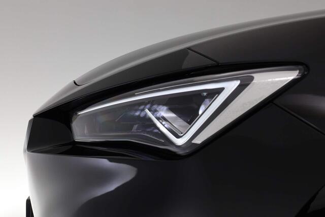 Seat LEON Sportstourer FR Business Intense 1.5 TSI 85kW / 115pk | Matrix LED | Camera | Side Assist | ACC | 18 inch