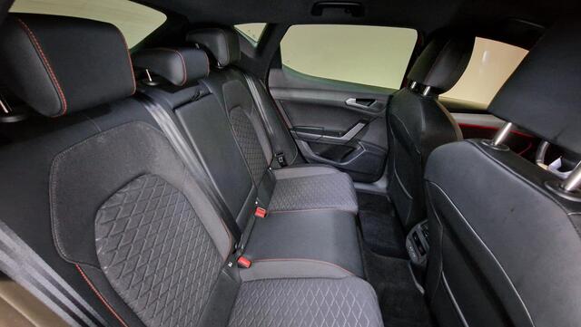 Seat LEON 1.5 eTSI FR Launch Edition | Camera | Keyless | Stoelverwarming